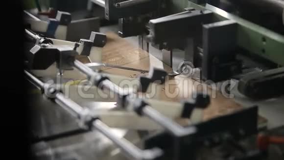 生产线在印刷厂送纸视频的预览图