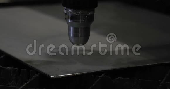 金属数控激光切割现代工业技术视频的预览图