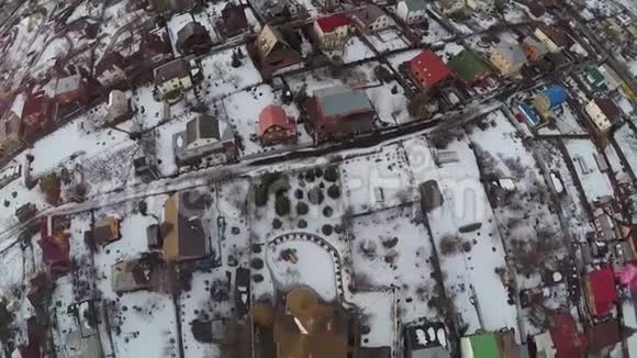俄罗斯乡镇冬季空中拍摄视频的预览图