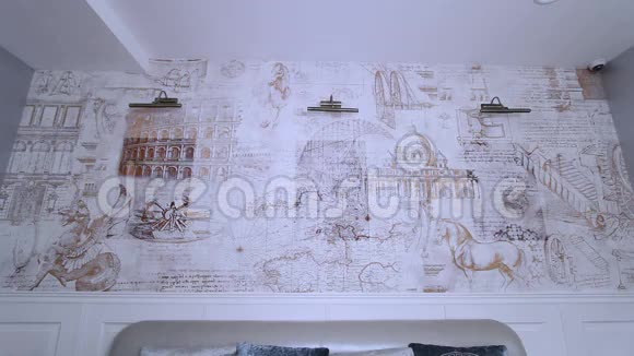 豪华公寓内部在墙纸上画画视频的预览图