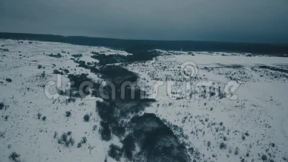 白雪覆盖的空地视频的预览图