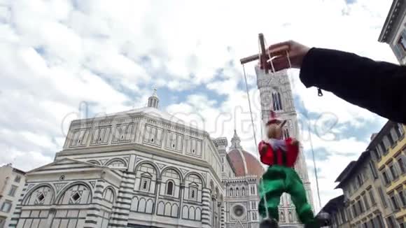 意大利木偶皮诺奇和大教堂洗礼佛罗伦萨视频的预览图