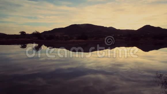 日落时分南非的自然风光视频的预览图