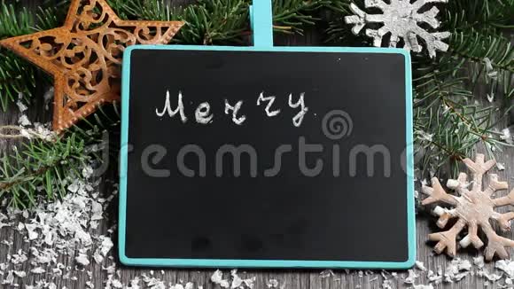 黑色黑板上的圣诞祝福视频的预览图