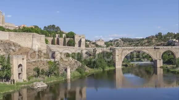 西班牙托莱多的圣马丁桥视频的预览图