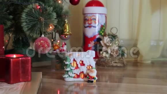 圣诞树全景圣诞装饰新年装饰视频的预览图