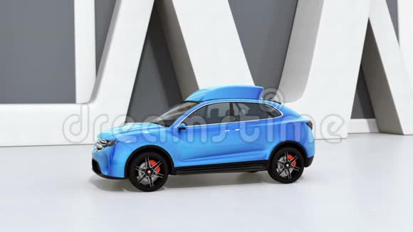 蓝色电动SUV发布无人机休闲娱乐视频的预览图
