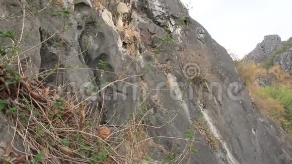 岩山风光的场景视频的预览图