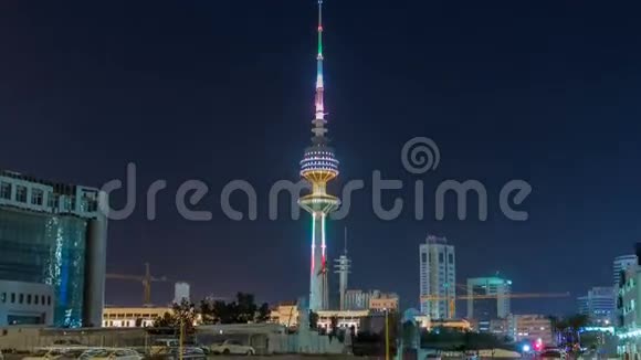科威特城的解放塔时间超移在夜间照明科威特中东视频的预览图
