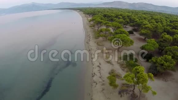 马拉松海滩Sxoinias航空景观视频的预览图