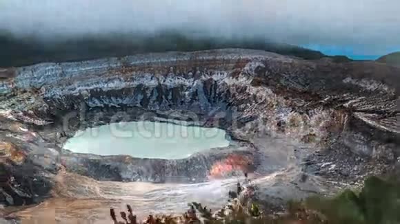 波阿斯火山主要活动火山口视频的预览图
