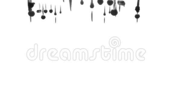 用Luma哑光将Inky注射到水中的三维渲染白色背景的黑色墨水视频的预览图