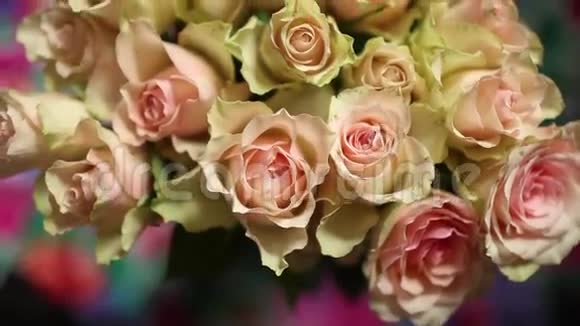 玫瑰花美丽的花束视频的预览图