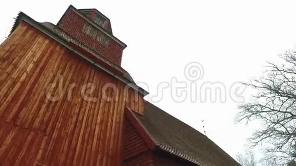斯德哥尔摩斯克森的红色木制教堂视频的预览图