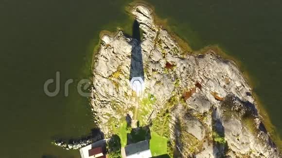 多翅目航景白灯塔无人机视频下降视频的预览图