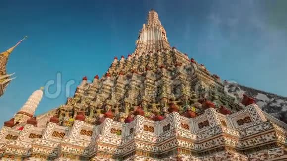 日落时分著名的曼谷寺庙装饰4k泰国视频的预览图