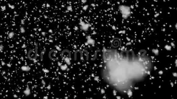 从顶部落下的黑色背景高清1920x1080大片雪花视频的预览图
