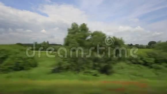 客运列车乡村视频的预览图