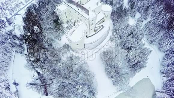 特拉科斯坎城堡空中射击视频的预览图