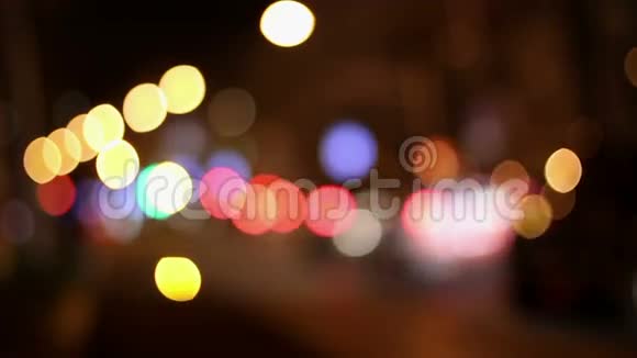 夜灯城模糊交通视频的预览图