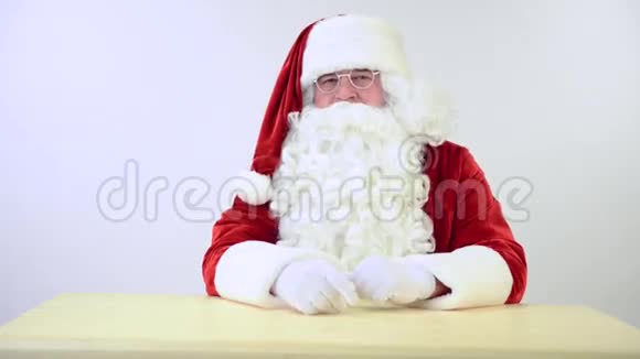 圣诞老人的手势视频的预览图