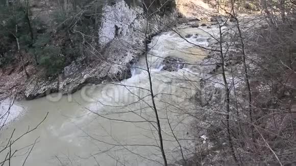 快速的山河视频的预览图