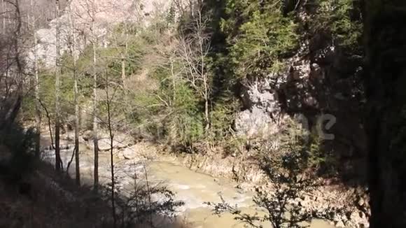 快速的山河视频的预览图