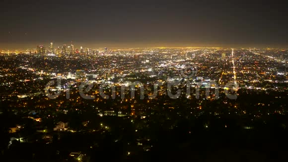 洛杉矶夜间的城市灯光视频的预览图
