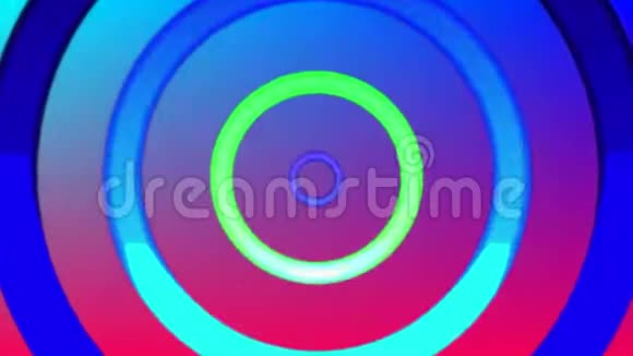 圆圈在粉红色和蓝色背景上移动视频的预览图