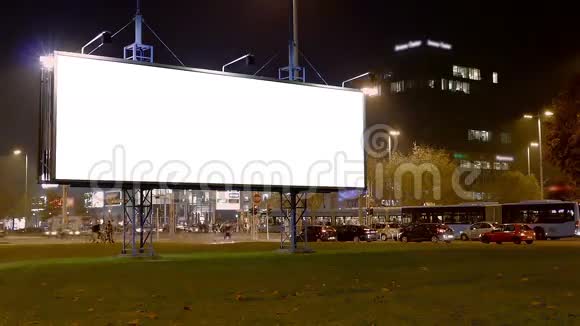 城市灯光和广告牌海报视频的预览图