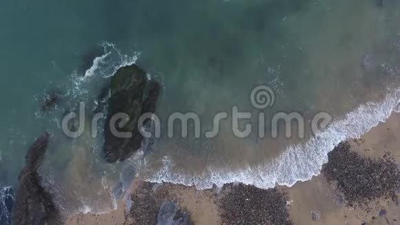 在高尔海岸冲浪视频的预览图