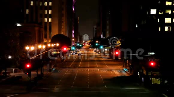 洛杉矶市中心夜间安静街道视频的预览图