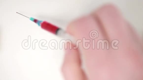 带着注射器的血液中的艾滋病毒视频的预览图