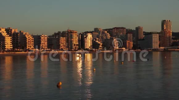 西班牙卡尔佩海边建筑视频的预览图