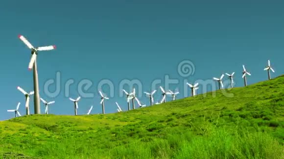 山上的风力涡轮机视频的预览图