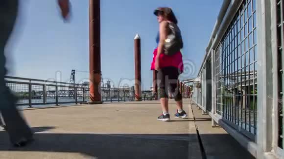 波特兰海滨步行者569人视频的预览图