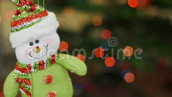 圣诞节雪人玩具摇在博克标题领域视频的预览图