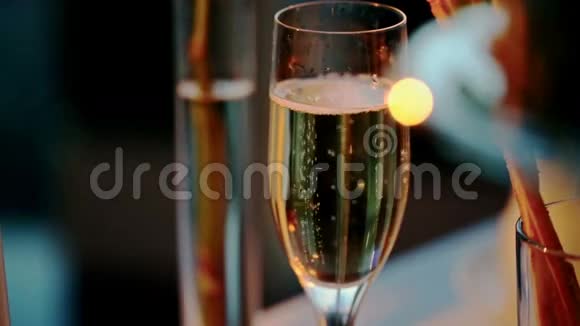 浪漫香槟杯视频的预览图