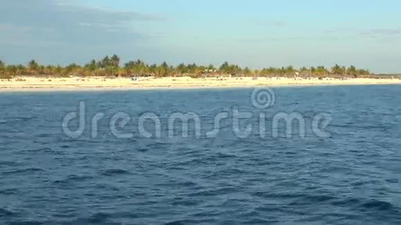 卡约拉戈德尔苏沙滩视频的预览图