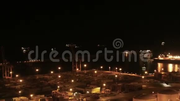 巴塞罗那Indstrial港口的游船视频的预览图