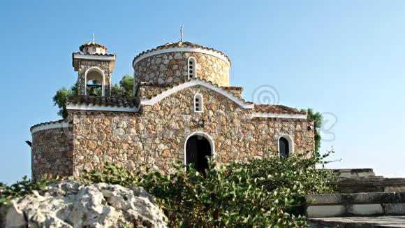 基督教教堂在山前景观塞浦路斯视频的预览图