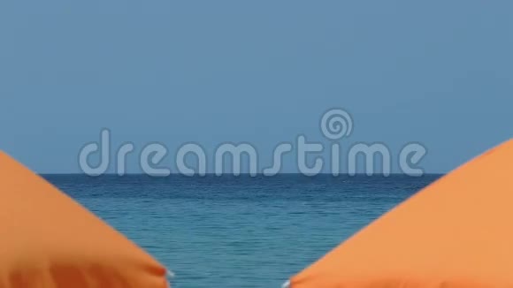 暑期海滨度假背景视频的预览图