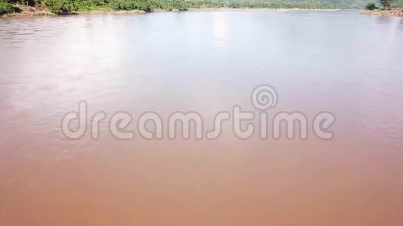 一架湄公河无人机的鸟瞰图视频的预览图
