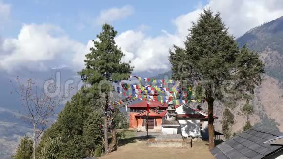 佛寺祈祷旗喜马拉雅山尼泊尔4k视频的预览图