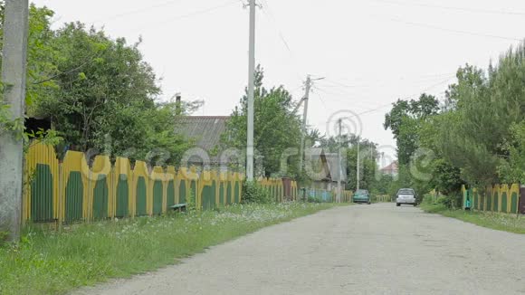 白俄罗斯村庄的普通生活视频的预览图