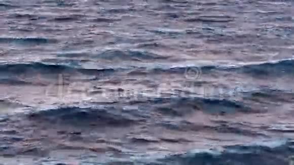 日落时的海浪视频的预览图