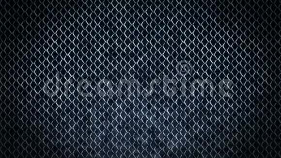 黑色背景上的金属铁丝网钢丝网钢金属链CG循环动画视频的预览图