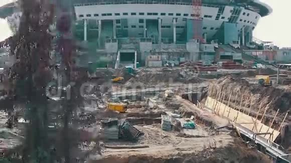 正在建设的空中射击足球体育场视频的预览图