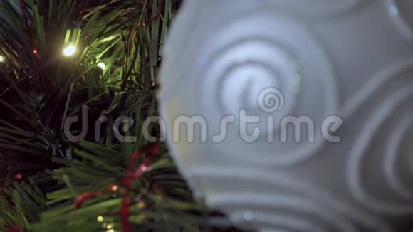 圣诞树的装饰很近视频的预览图