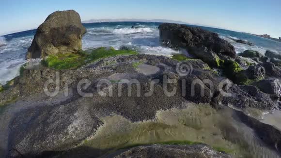 爱琴海海岸有海岸石头罗兹希腊4K视频的预览图